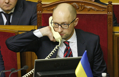 Премьер-министр Украины Арсений Яценюк во время заседания Верховной рады.