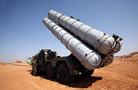 Зенитно-ракетный комплекс С-300.