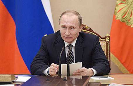 Президент России Владимир Путин на встрече в Кремле с главами основных нефтяных компаний России, 1 марта 2016.