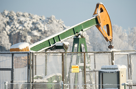 Добыча нефти.