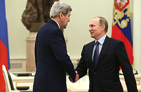 Госсекретарь США Джон Керри и президент России Владимир Путин (слева направо).