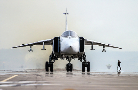 Посадка Су-24.