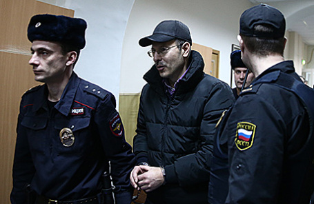 Андрей Данилов (в центре).