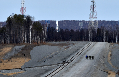 Ракета-носитель «Союз-2.1а» с российскими космическими аппаратами «Ломоносов», «Аист-2Д» и наноспутником SamSat-218 на стартовом комплексе космодрома Восточный.