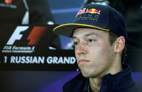 Гонщик Даниил Квят.