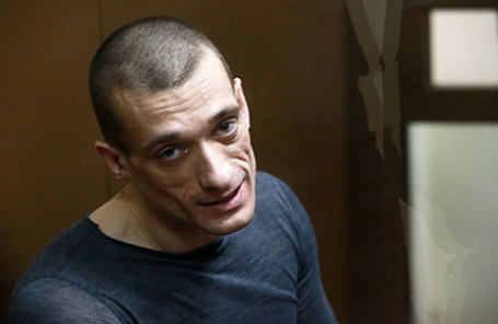 Художник Петр Павленский.