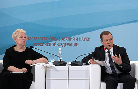 Министр образования и науки РФ Ольга Васильева (слева).