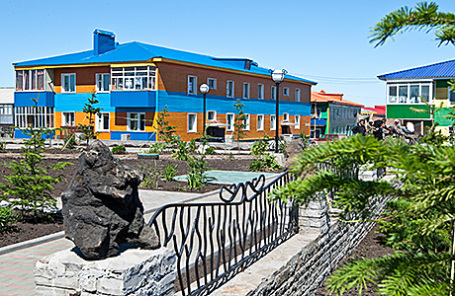 Сквер в поселке Курильск на острове Итуруп Курильской гряды.