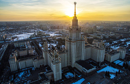 Главное здание МГУ имени М.В. Ломоносова.