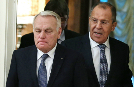 Министр иностранных дел и международного развития Франции Жан-Марк Эйро и министр иностранных дел РФ Сергей Лавров (слева направо).