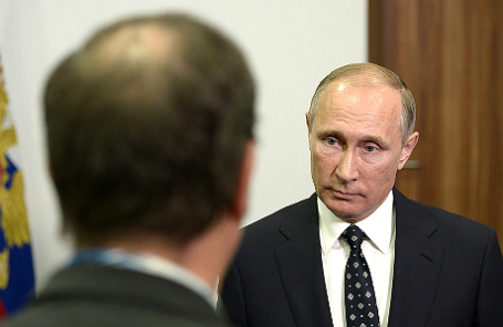 Владимир Путин отвечает на вопросы французских журналистов телеканала TF1.