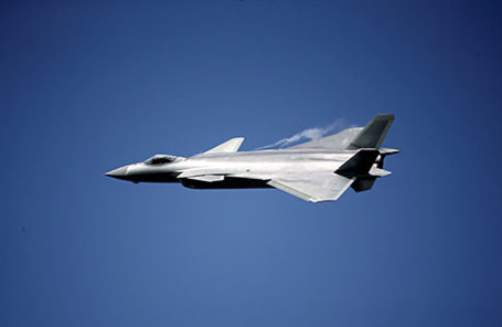 Китайский истребитель пятого поколения J-20.