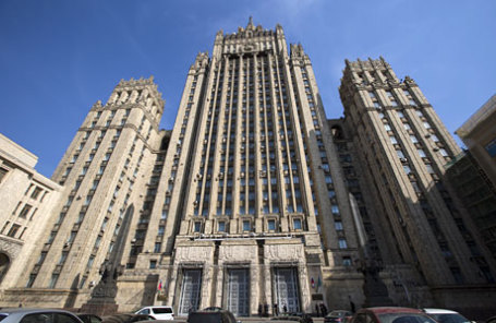 Здание министерства иностранных дел РФ на Смоленской площади.