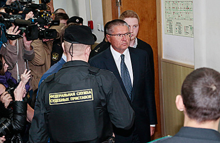 Бывший министр экономического развития РФ Алексей Улюкаев в Басманном суде в Москве.
