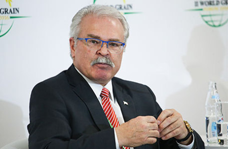 Член парламента Канады, бывший министр сельского хозяйства Канады Джерри Ритц.