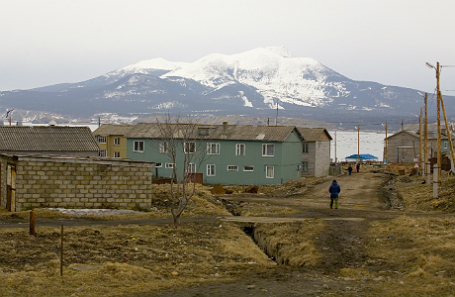 Поселок Южно-Курильск на острове Кунашир Курильской гряды.