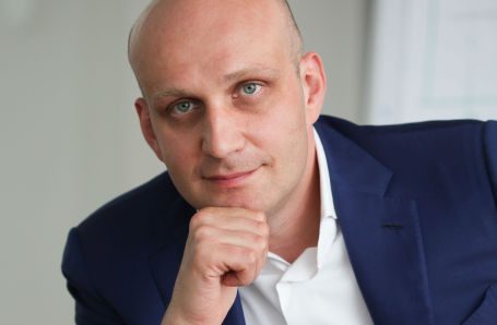 Роман Зильбер, руководитель управления по работе с малым бизнесом Райффайзенбанка. Фото: Райффайзенбанк
