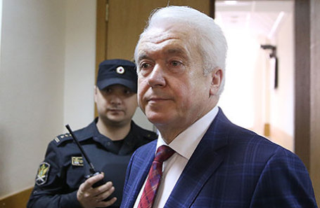 Бывший депутат Верховной рады Владимир Олейник.
