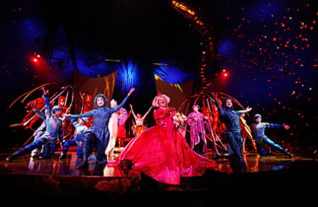 Выступление Cirque du Soleil.