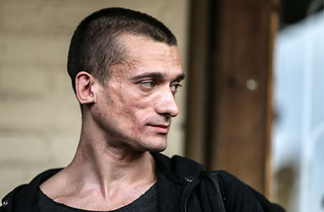 Художник Петр Павленский.