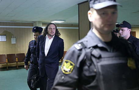 Бизнесмен Сергей Полонский (в центре).