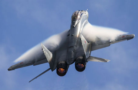 Российский многоцелевой сверхманевренный истребитель МиГ-35.