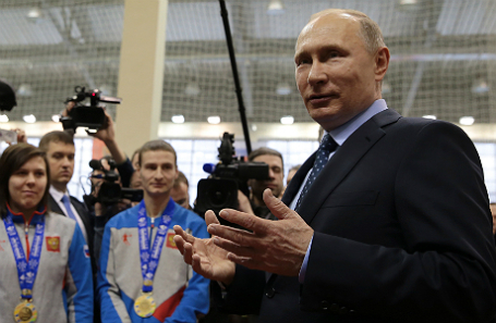 Президент России Владимир Путин во время встречи с победителями XXVIII Всемирной зимней универсиады 2017 года.