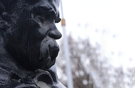 Памятник Тарасу Шевченко в Симферополе.