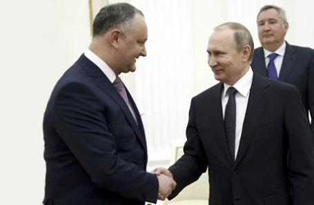 Президент Республики Молдова Игорь Додон и президент России Владимир Путин (слева направо) во время встречи в Кремле.