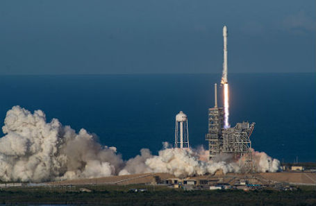 Компания SpaceX впервые в истории произвела повторный запуск ракеты.