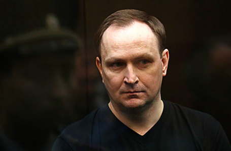 Бывший руководитель Главного управления экономической безопасности и противодействия коррупции МВД России генерал Денис Сугробов, обвиняемый в превышении должностных полномочий, во время оглашения приговора в Мосгорсуде.