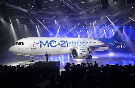 Магистральный самолет МС-21-300.