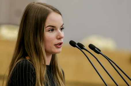 Блогеру Саше Спилберг посоветовали стать помощницей депутата ЛДПР