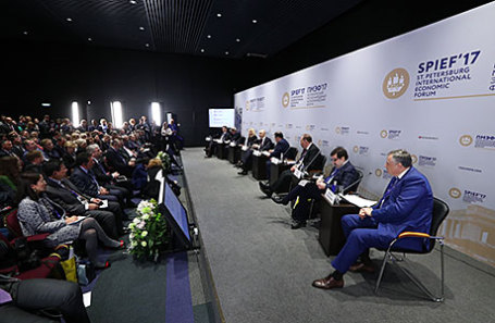 Во время панельной сессии «Проектное планирование и его эффективность в бюджетном процессе» в рамках XXI Петербургского международного экономического форума.