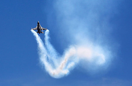 Истребитель F-16.