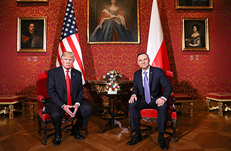 Дональд Трамп и Анджей Дуда (слева направо) на встрече в Варшаве, Польша, 6 июля 2017.