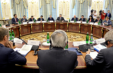 Во время пленарного заседания в рамках саммита Украина - ЕС.