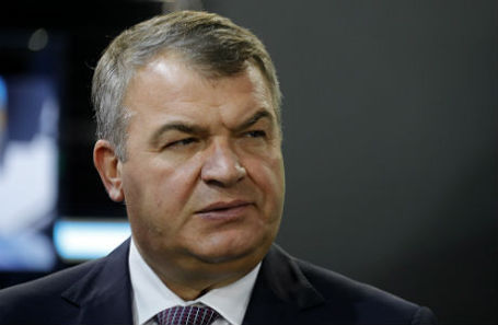 Анатолий Сердюков на Международном авиационно-космическом салоне МАКС-2017 в Жуковском.