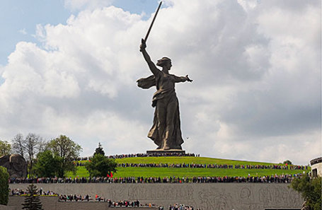 На Мамаевом кургане в День Победы.