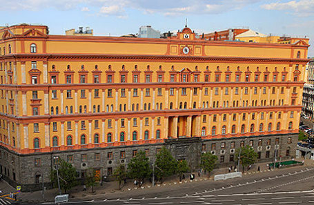 Вид на здание ФСБ РФ на Лубянской площади.