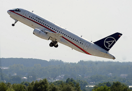 Самолет Sukhoi SuperJet-100.