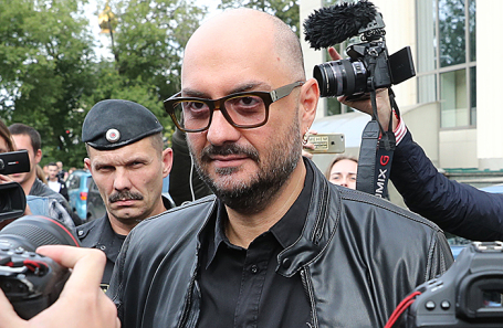 Режиссер Кирилл Серебренников, обвиняемый в мошенничестве в особо крупном размере, после рассмотрения апелляционной жалобы своего адвоката Д.Харитонова на постановление суда от 23 августа 2017 года об избрании меры пресечения в виде домашнего ареста в Мосгорсуде, 4 сентября 2017.