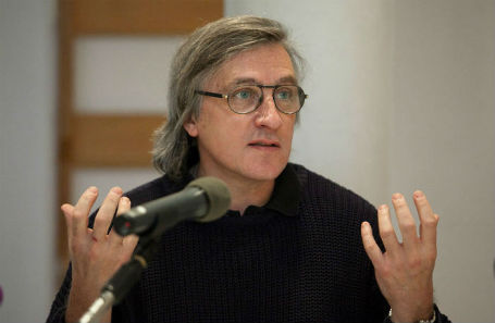 Режиссер Дмитрий Крымов.