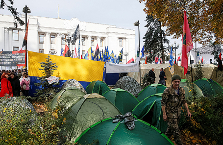 Митинг у здания Верховной рады в Киеве, Украина.