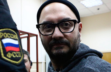 Режиссер Кирилл Серебренников, обвиняемый в мошенничестве в особо крупном размере, в Басманном суде.