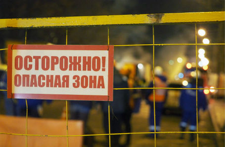 На месте прорыва теплотрассы ТЭЦ №23 в Гольяново.