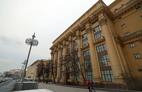 Здание акционерной финансовой корпорации «Система» на Моховой улице в Москве.