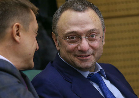 Сулейман Керимов (справа).