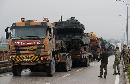 Турейкая военная техника на границе с Сирией, 17 января 2018.