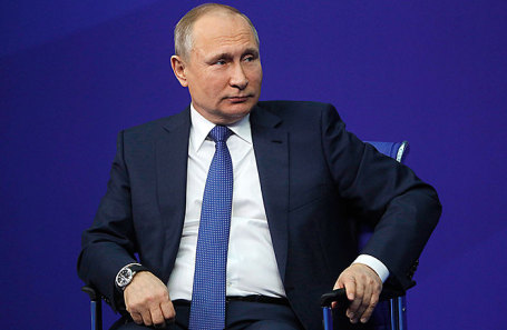 Президент России Владимир Путин во время встречи с доверенными лицами в Гостином дворе.